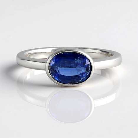 Anello in argento con Cianite del Nepal