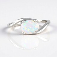 Anello in argento con Opale di Welo