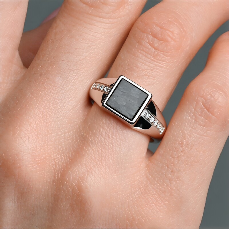 Anello in argento con Meteoriti di Aletai