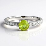 Bague en argent et Sphène