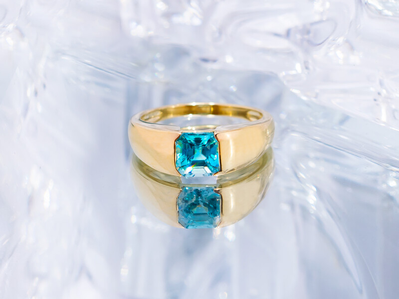 Anello in oro con Zircone Ratanakiri