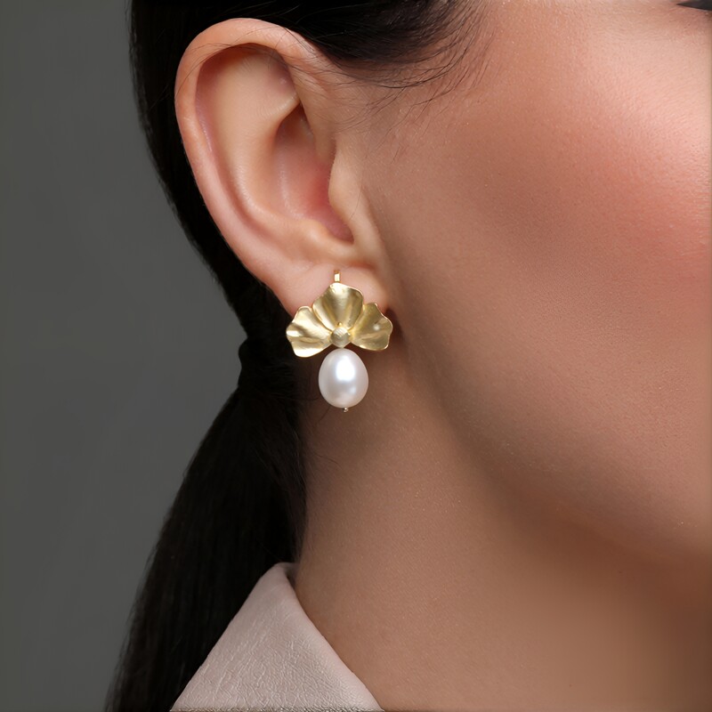 Zilveren oorbellen met Witte zoetwater kweekparels (Joias do Paraíso)