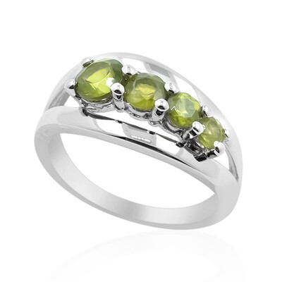 Anello in argento con Idocrasio