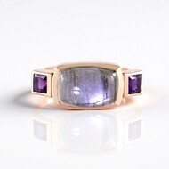 Bague en argent et Labradorite pourpre de Maniry (KM by Juwelo)