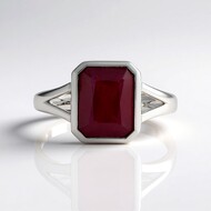 Anello in argento con Rubino Bemainty