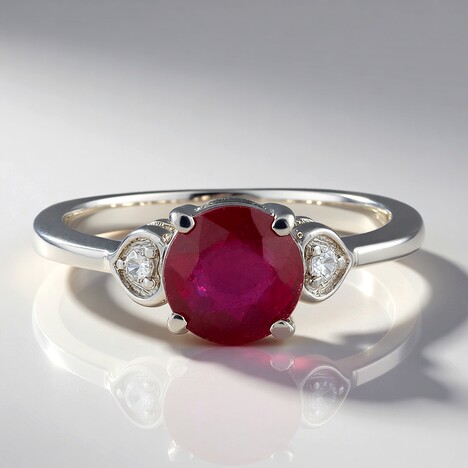 Anello in argento con Rubino del Madagascar