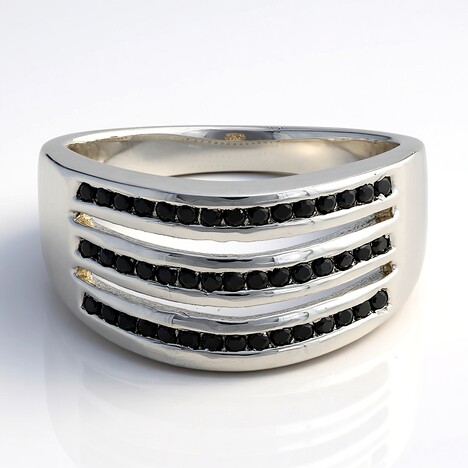 Anello in argento con Spinello Nero
