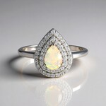 Anello in argento con Opale di Welo