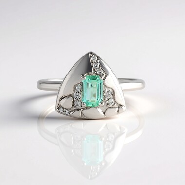 Zilveren ring met een Paraiba kleurige smaragd (SAELOCANA)