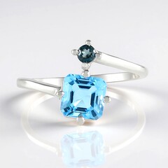 Anello in argento con Topazio Blu Svizzero