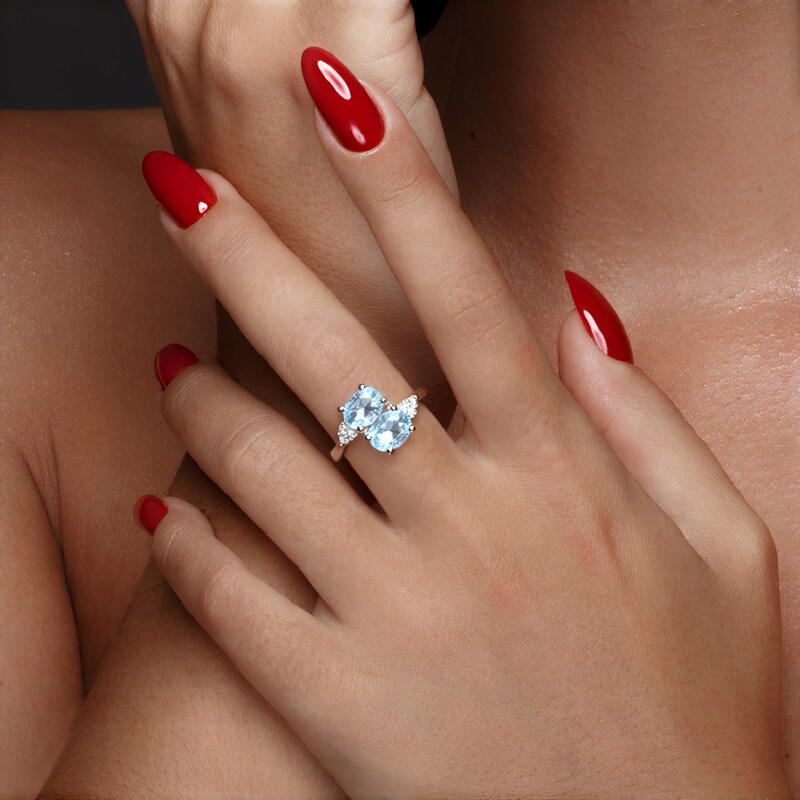 Anillo en plata con Topacio azul cielo