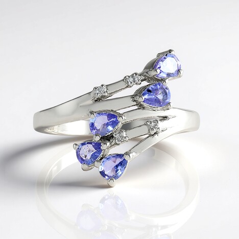 Anello in argento con Tanzanite
