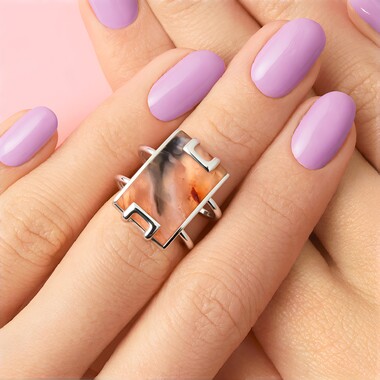 Anillo en plata con Cornalina pluma de java (Bali Barong)