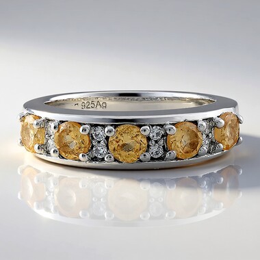 Anillo en plata con Granate imperial