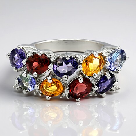 Anello in argento con Iolite