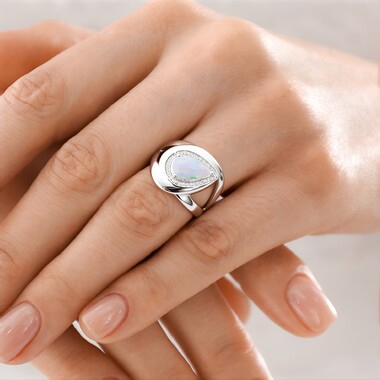 Anillo en plata con Ópalo Welo AAA (de Melo)