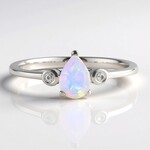 Anello in argento con Opale di Welo