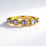 Anello in argento con Tanzanite