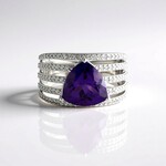 Anello in argento con Ametista Siberiana