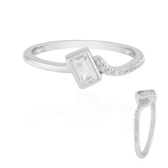 Zilveren ring met een petaliet