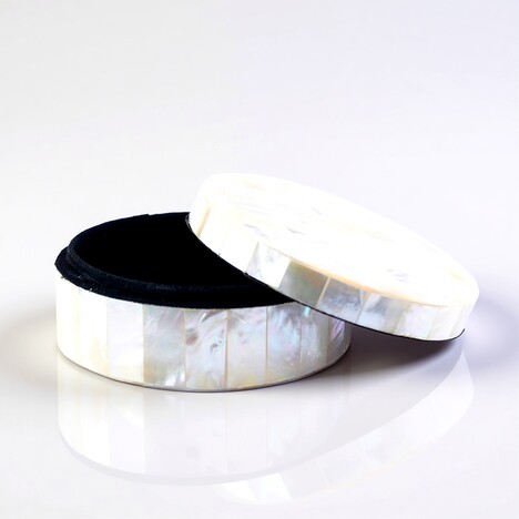 Accessorio con Madreperla (Bali Barong)