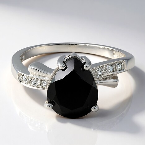 Anello in argento con Spinello Nero
