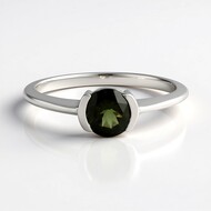 Anillo en plata con Moldavita