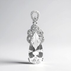 Ciondolo in argento con Danburite
