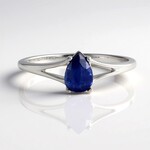 Anello in argento con Cianite del Nepal