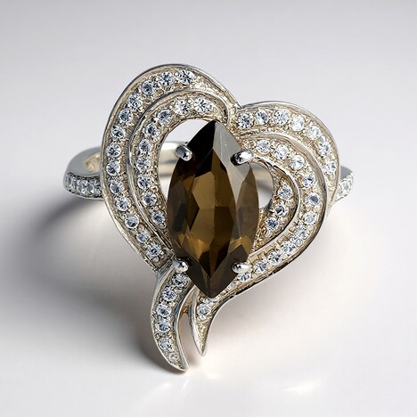 Anello in argento con Quarzo Fumè