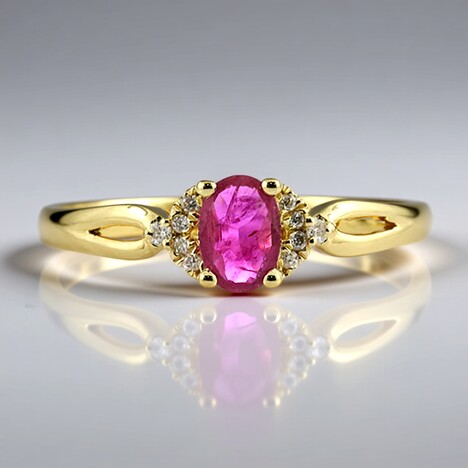 Anello in oro con Rubino Mozambico AAA (CIRARI)