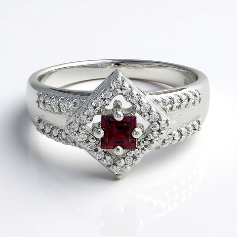 Anello in argento con Rodolite
