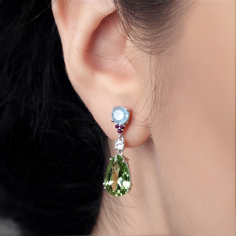 Zilveren oorbellen met groene amethisten