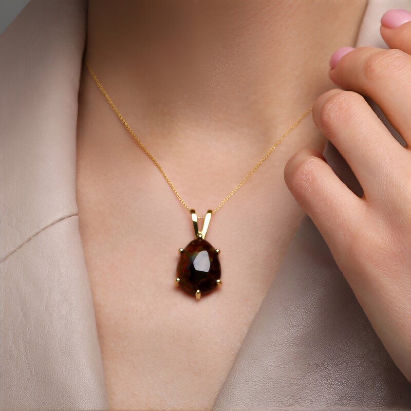 Colgante en oro con Ágata de fuego