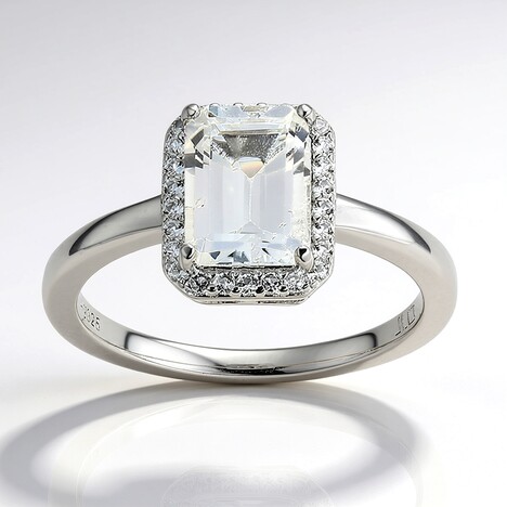 Anello in argento con Topazio Bianco