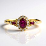 Anello in oro con Rubino Mozambico AAA