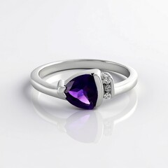 Anello in argento con Ametista Siberiana