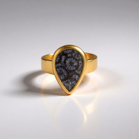 Anello in argento con Corallo Pietrificato