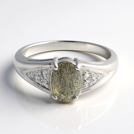 Anello in argento con Labradorite