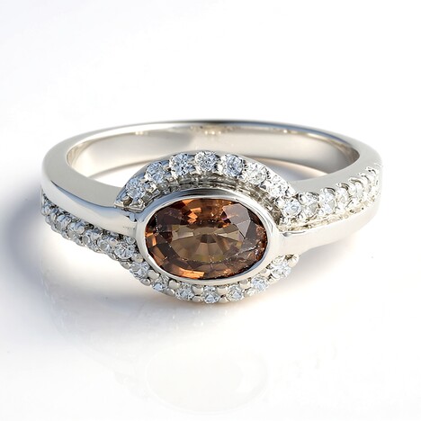 Anello in argento con Zircone Cannella