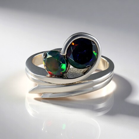 Anello in argento con Opale Mezezo (de Melo Essence)