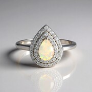 Anello in argento con Opale di Welo