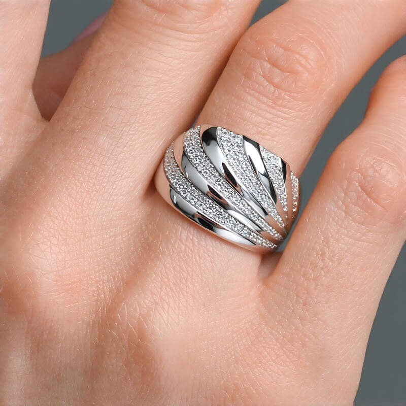 Anillo en plata con Zircón (de Melo)