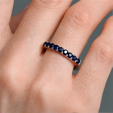 Anillo en plata con Zafiro azul