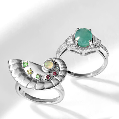 Zilveren ring met een Welo-opaal (SAELOCANA)