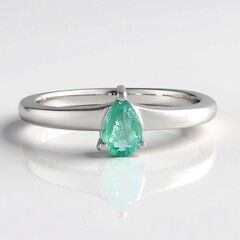 Anello in argento con Smeraldo Russo