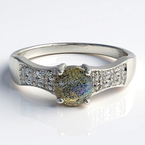 Anello in argento con Spectrolite