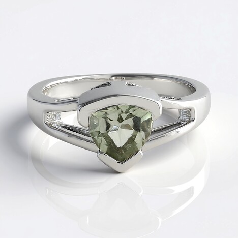 Anello in argento con Ametista Verde