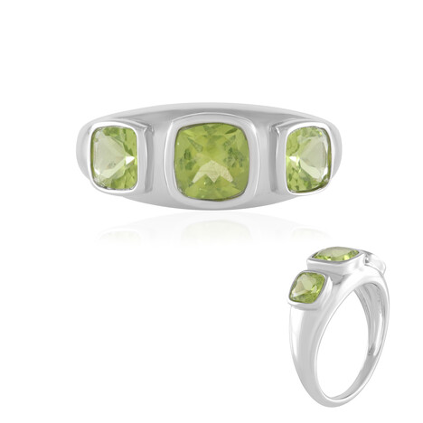 Zilveren ring met een peridoot (de Melo Essence)