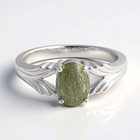 Anello in argento con Labradorite
